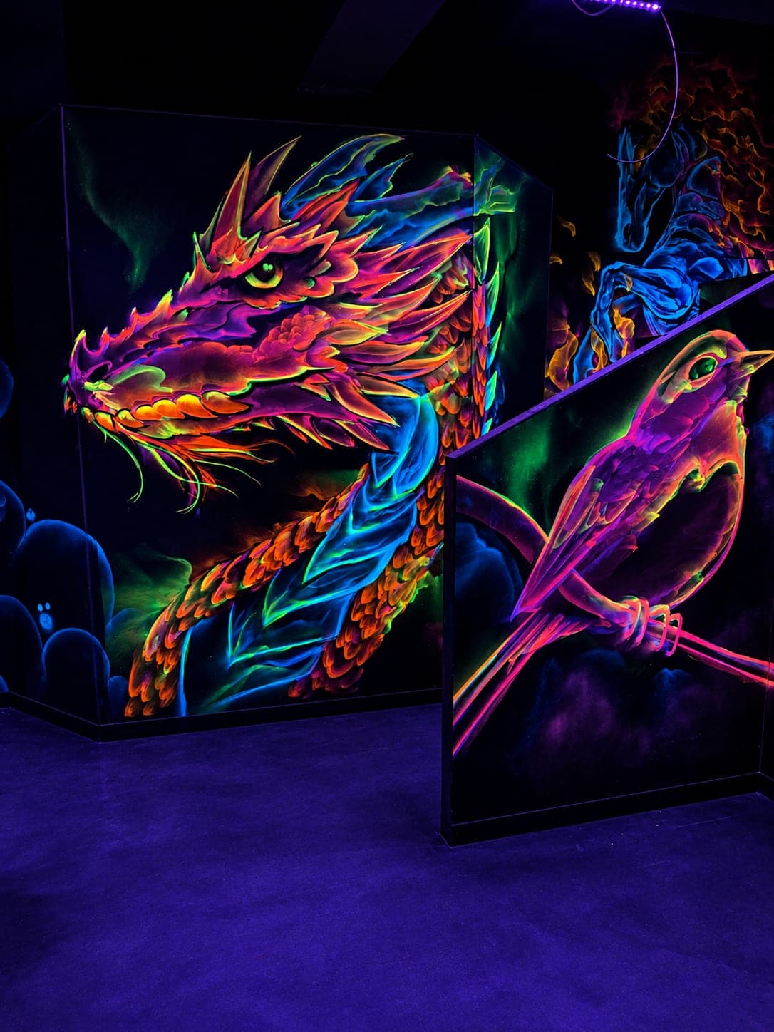 Handgemaltes Drachen-Wandbild in der Lasertag-Arena Chemnitz